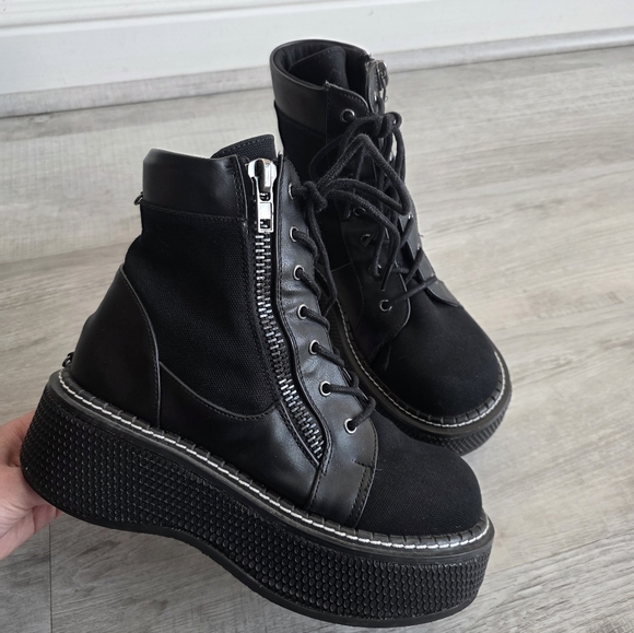 Demonia Shoes - DEMONIA Emily 114 Black Canvas 2" Platform Punk Goth Ankle Boots  Size 9